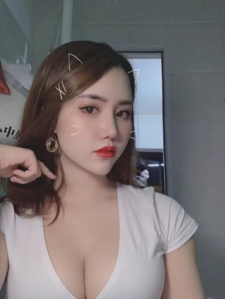 极品大波嫩妹微笑