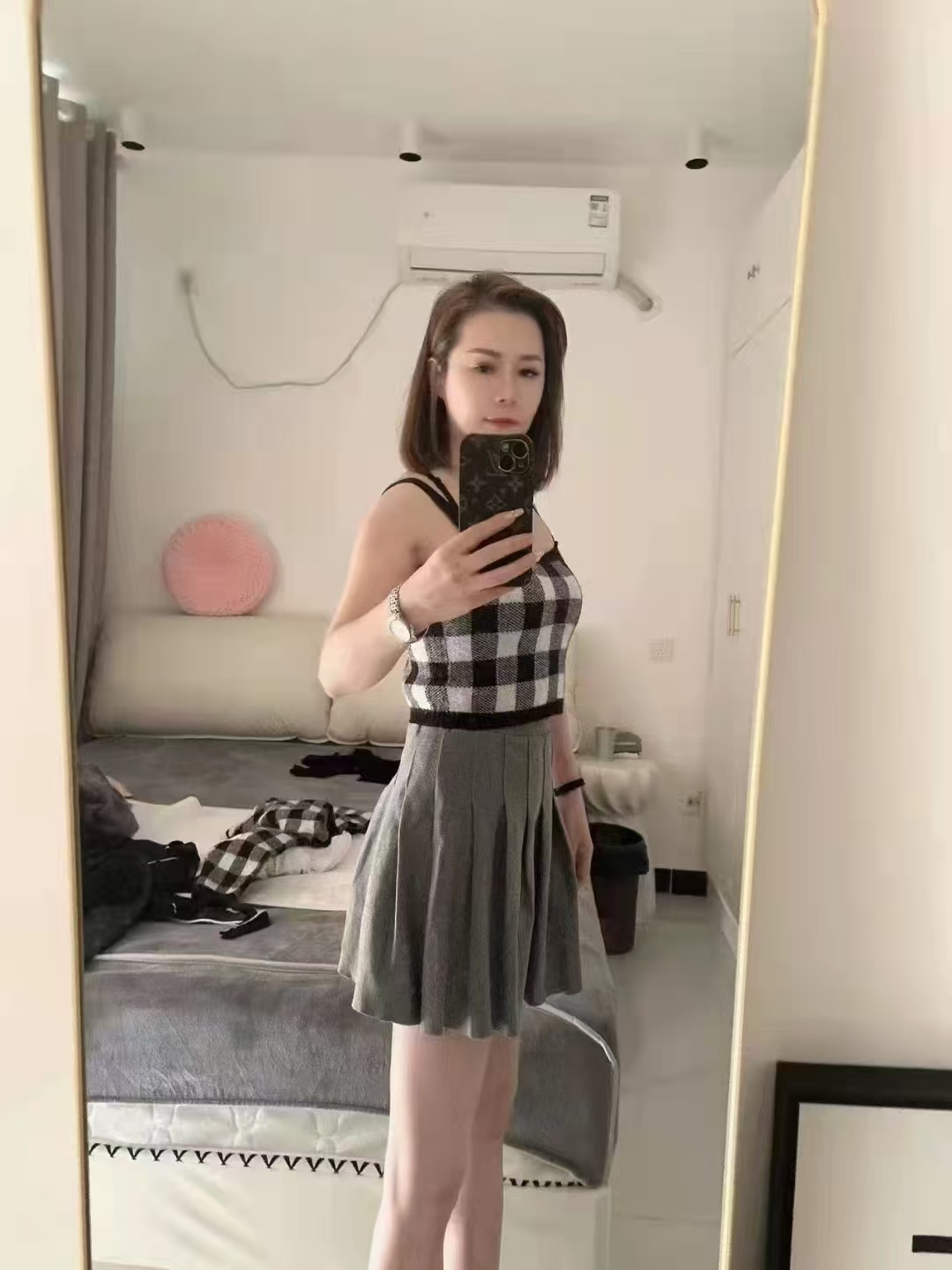 性感翘臀美鲍鱼小姐姐