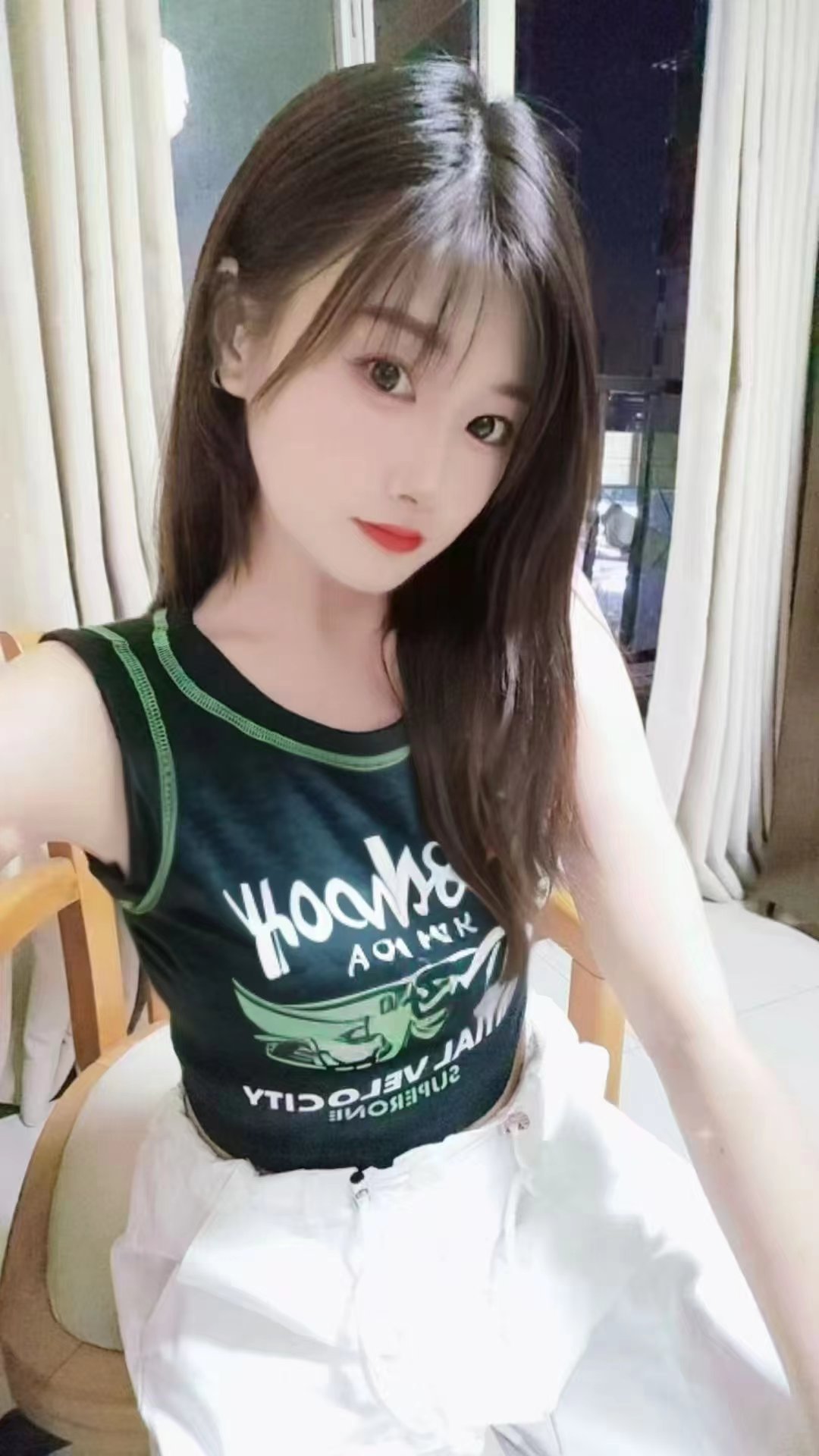 三峡广场白嫩大胸妹妹雪儿