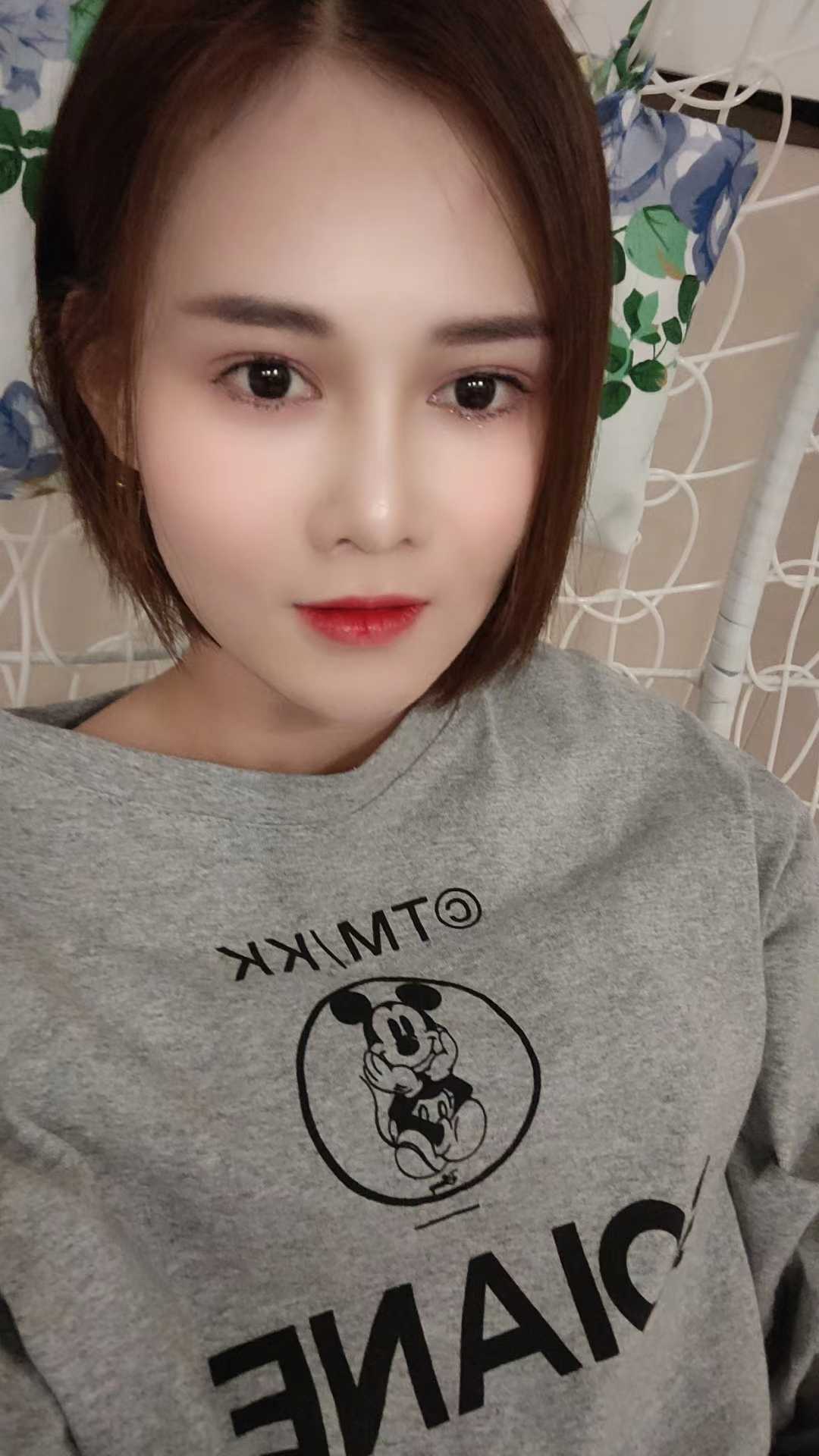 美甲店老板娘个人兼职