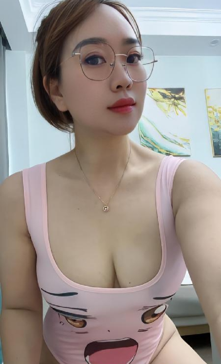 丰满眼镜少妇琪娜