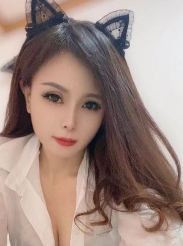 活好大胸妹子，身材前凸后翘