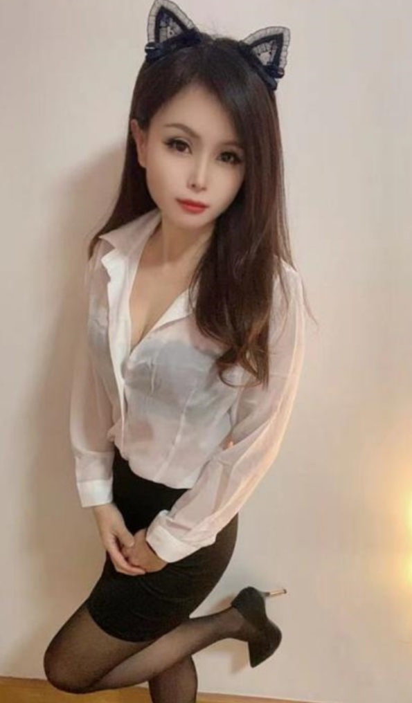 活好大胸妹子，身材前凸后翘