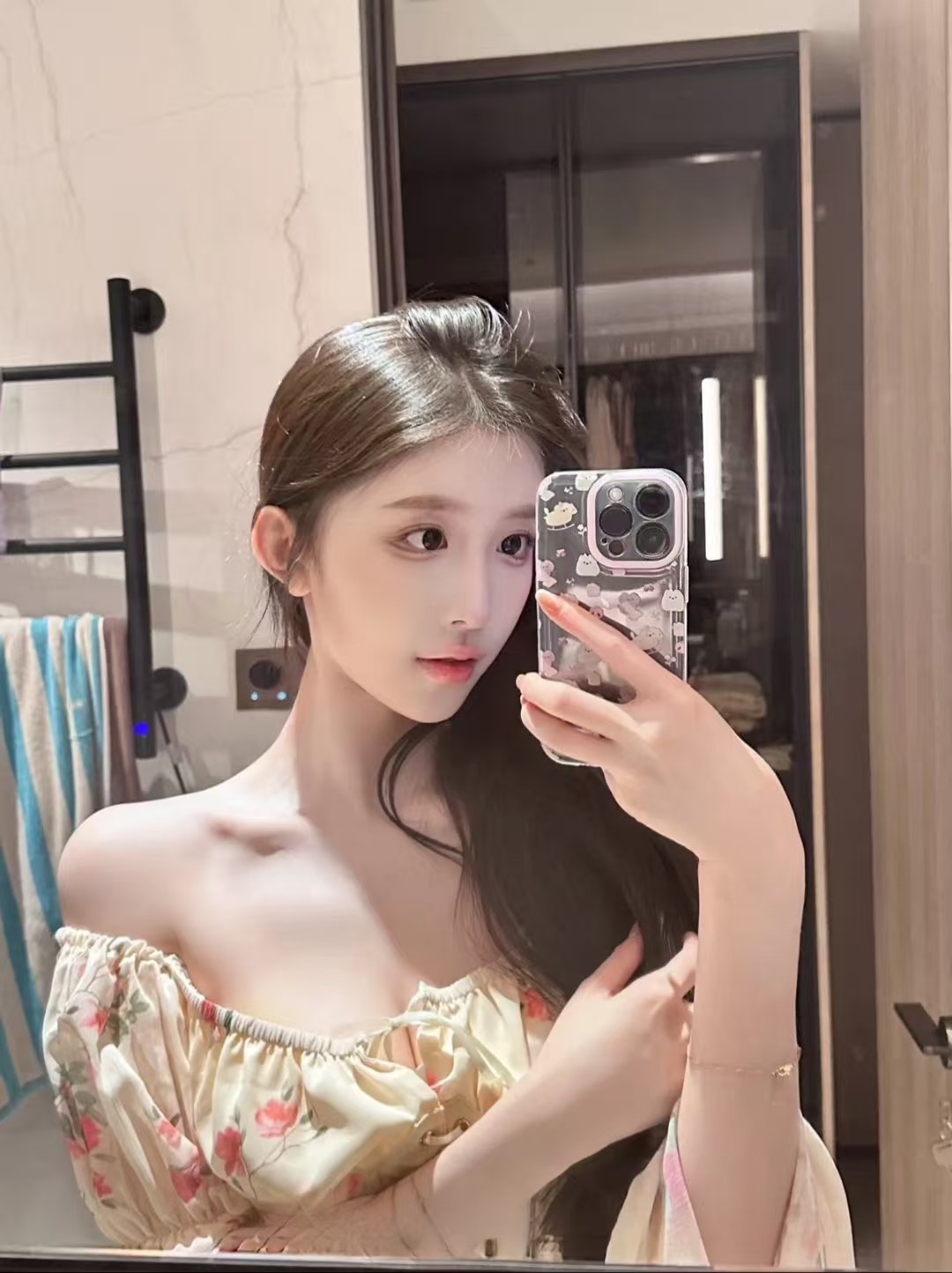 未央白嫩美妞小米