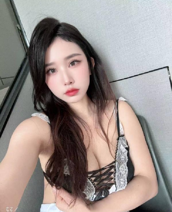 再刷制服大波妹婉茹