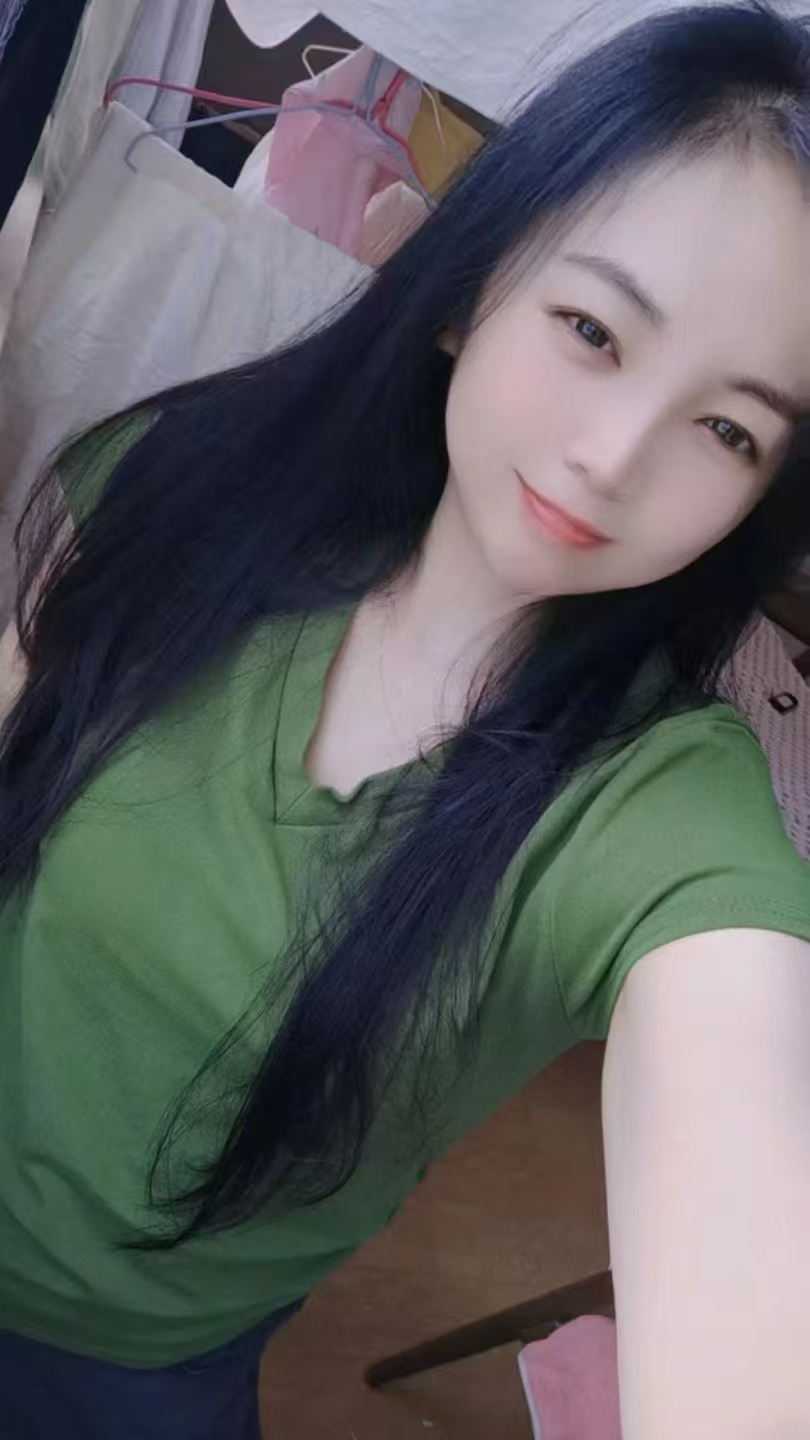 白嫩软糯小姐姐弯弯