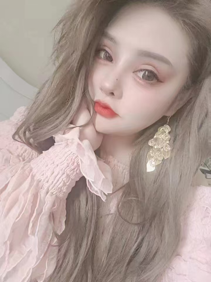 河西大眼萌妹lucky