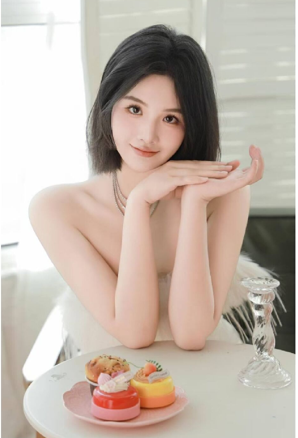 皮肤雪白的涵涵