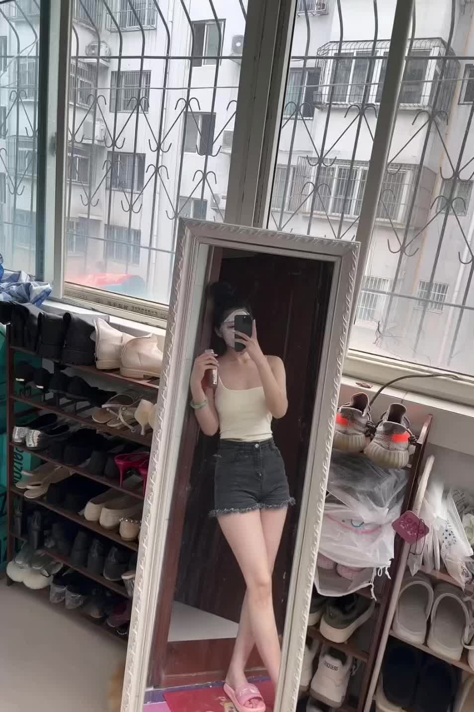 兼职嫩妹美甲师