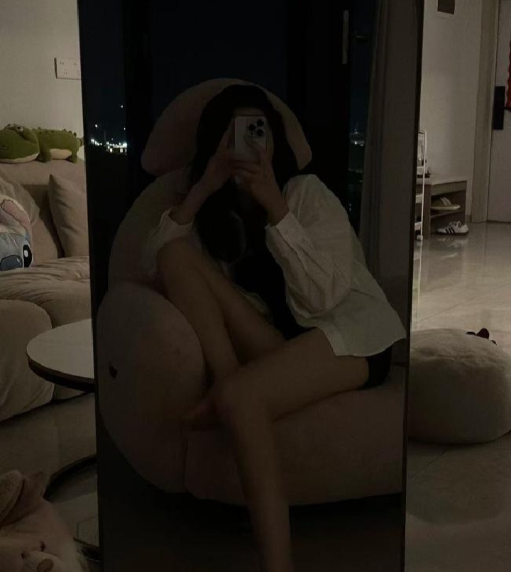 软糯长腿御姐梓琪