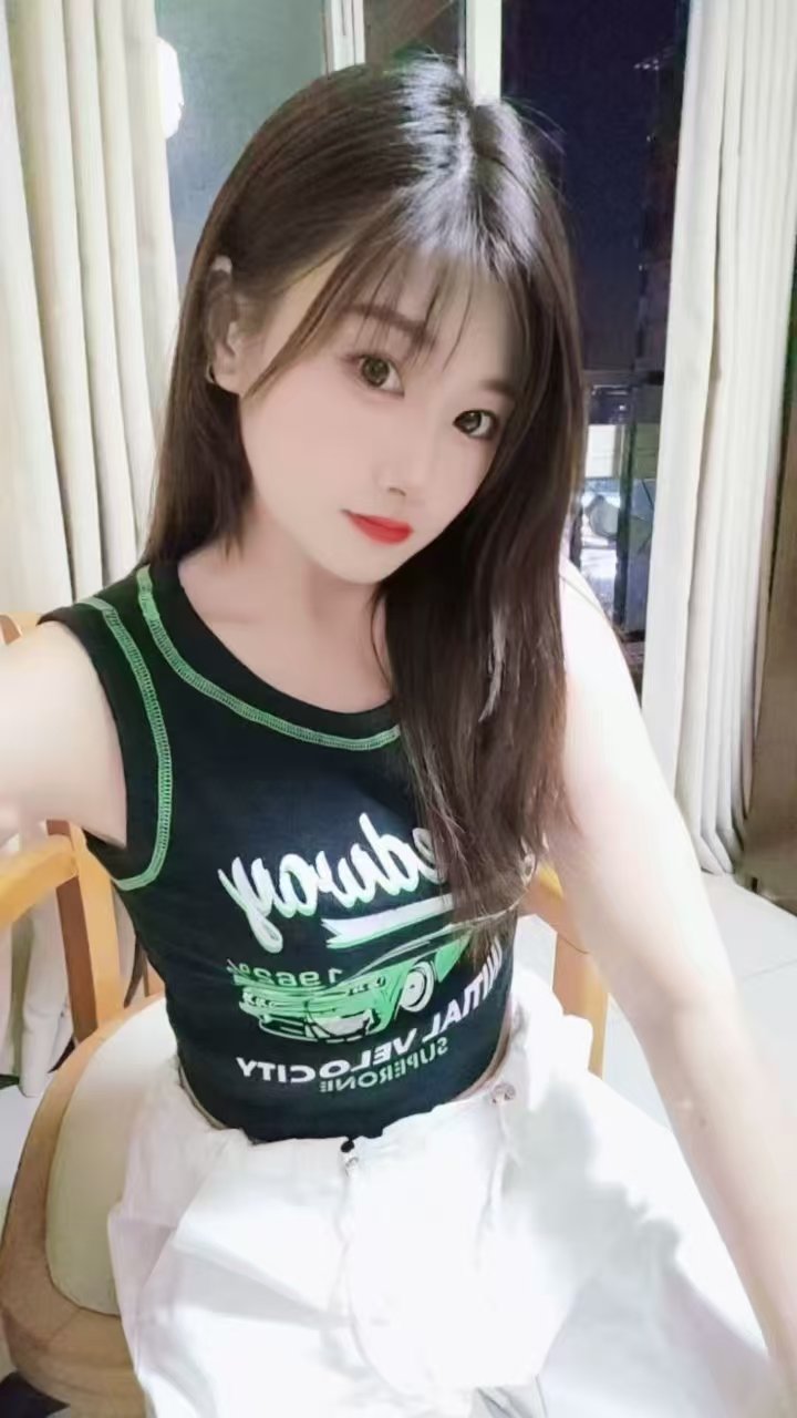 沙区白嫩甜妹小果