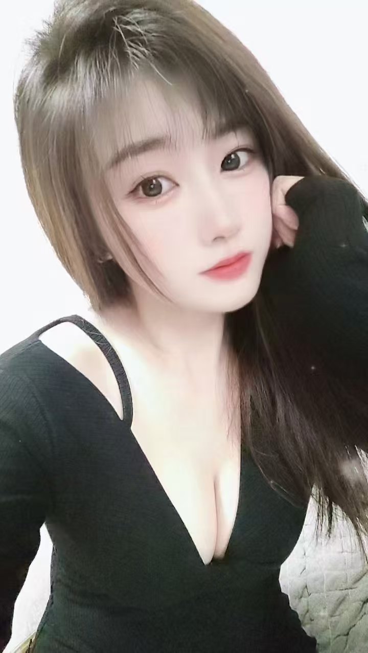 沙区白嫩甜妹小果