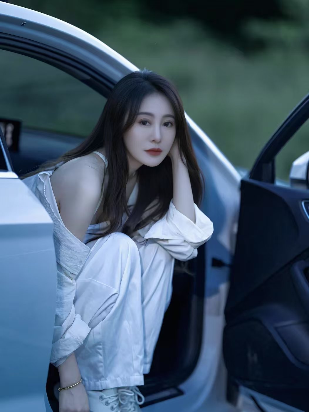 未婚御姐肤白貌美