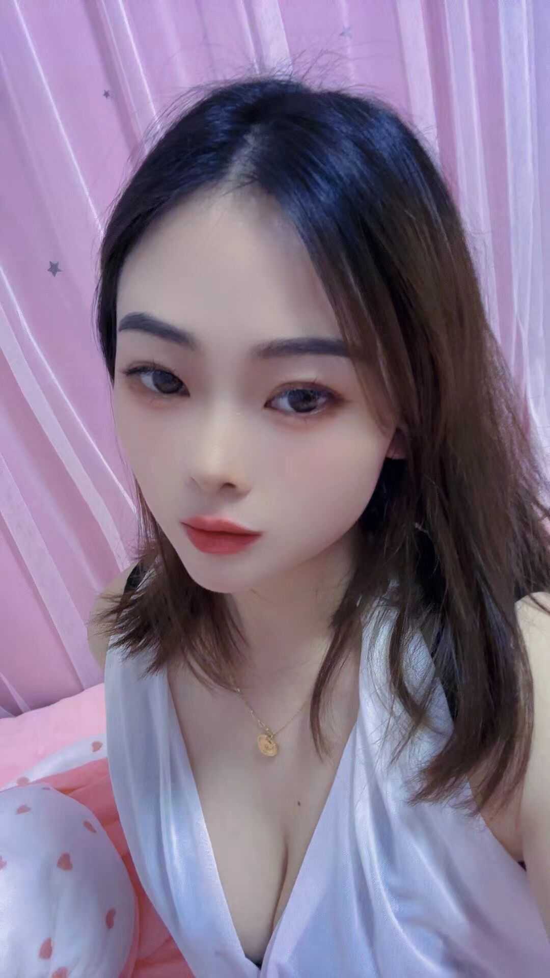 长腿大奶sao女