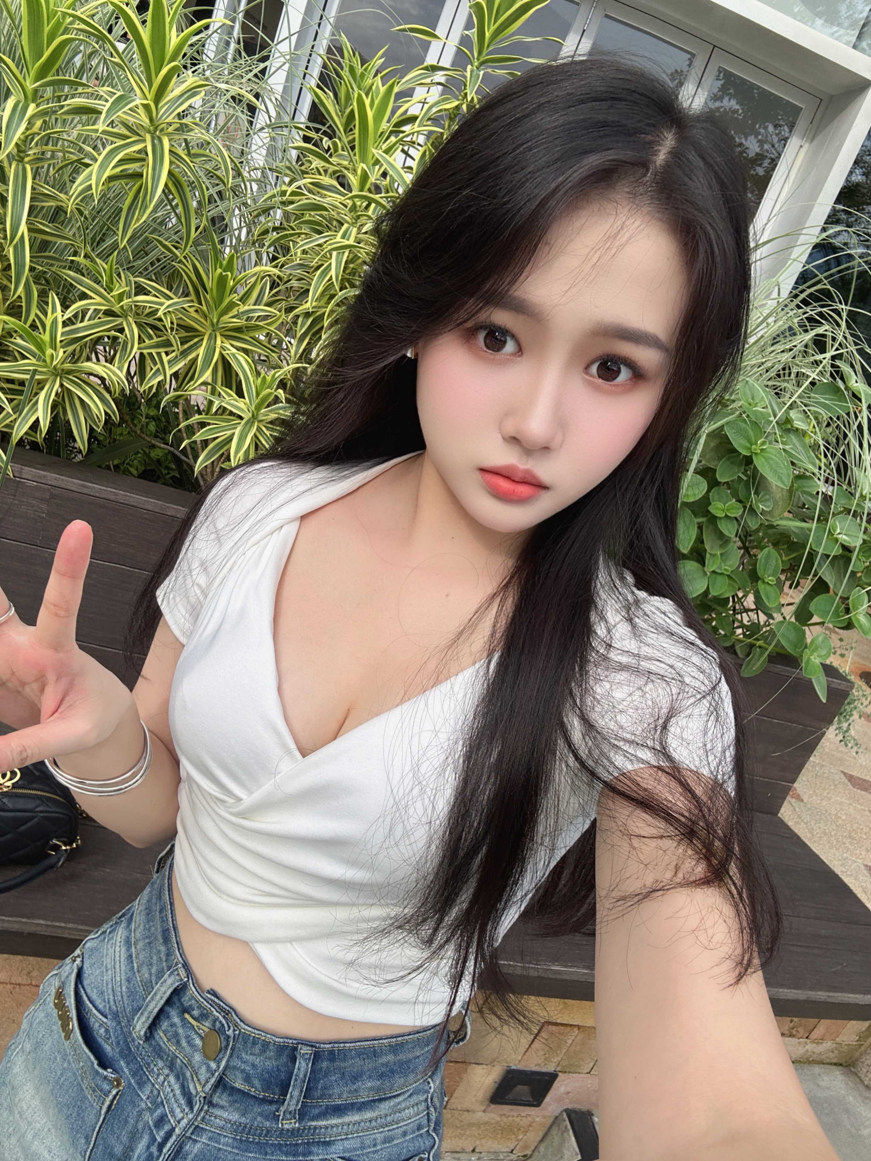 极品白嫩架子小雨