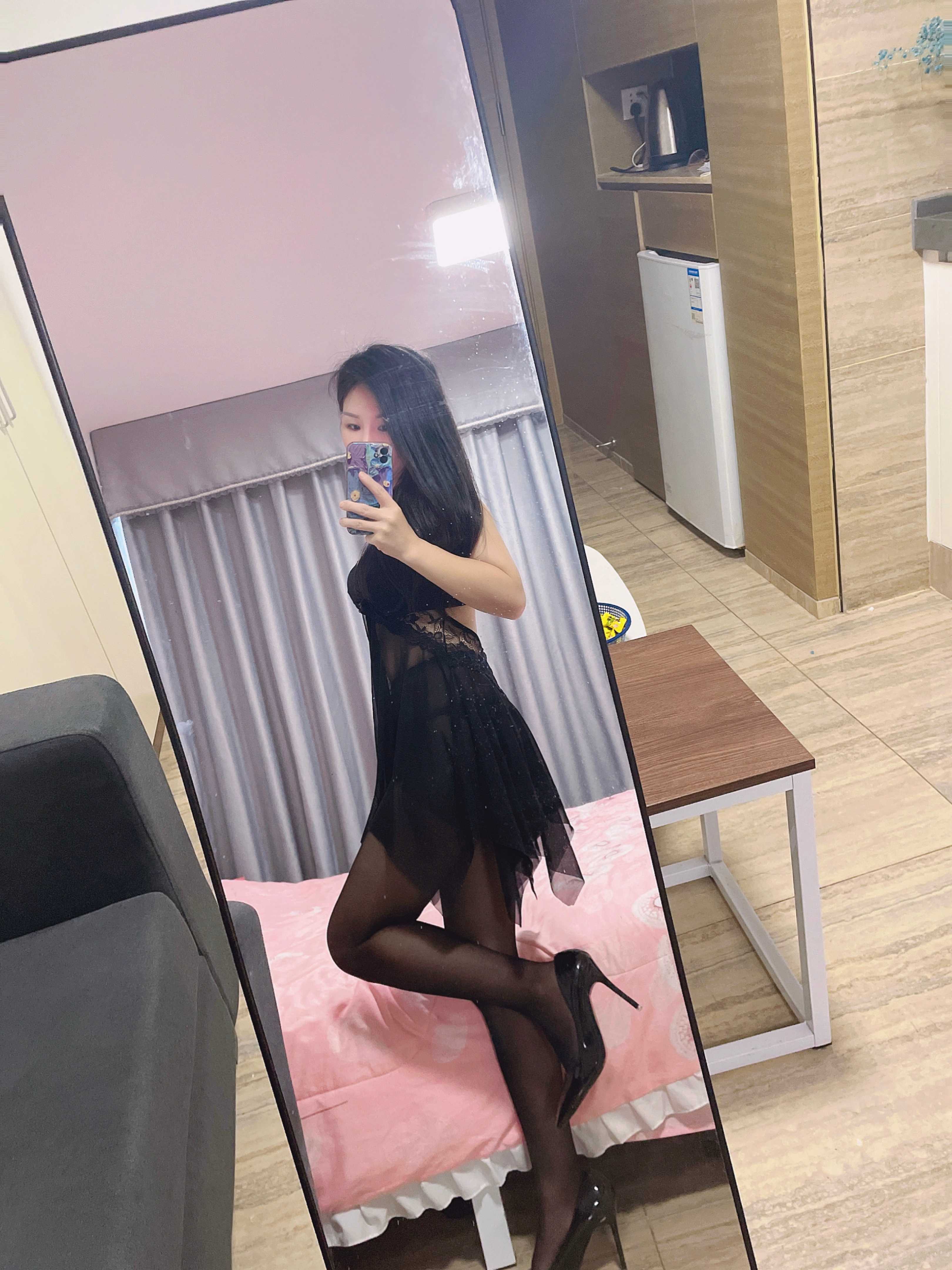 海珠白嫩高挑辣妹可可