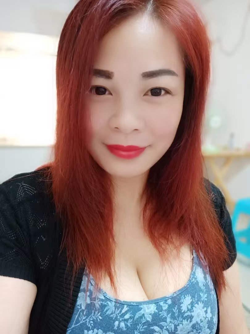 南坪丰满热辣露姐