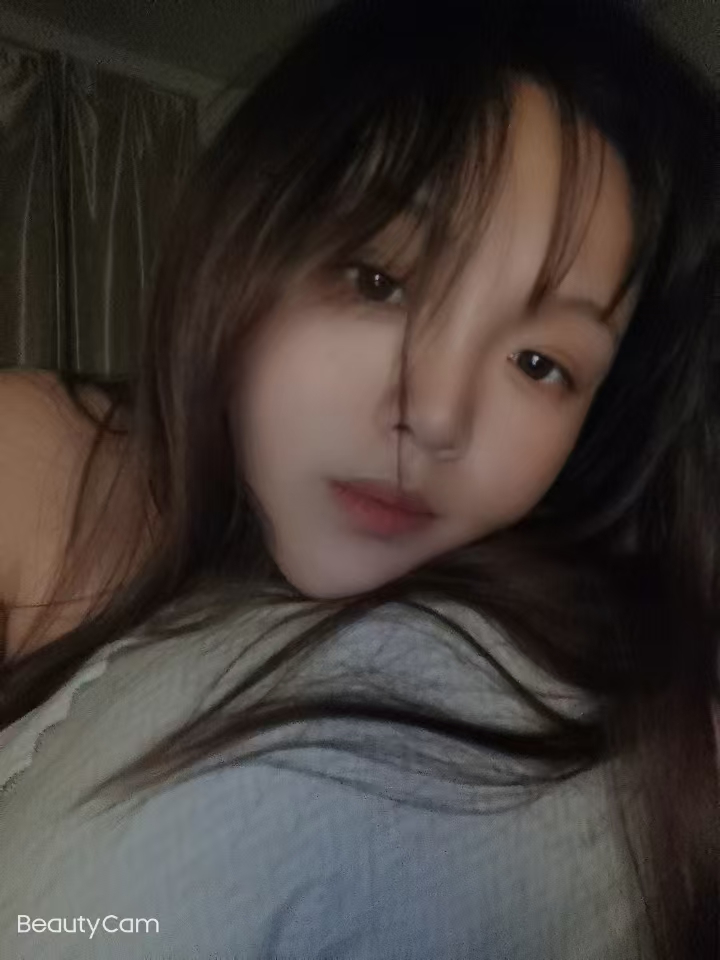 年轻漂亮的兼职小妹