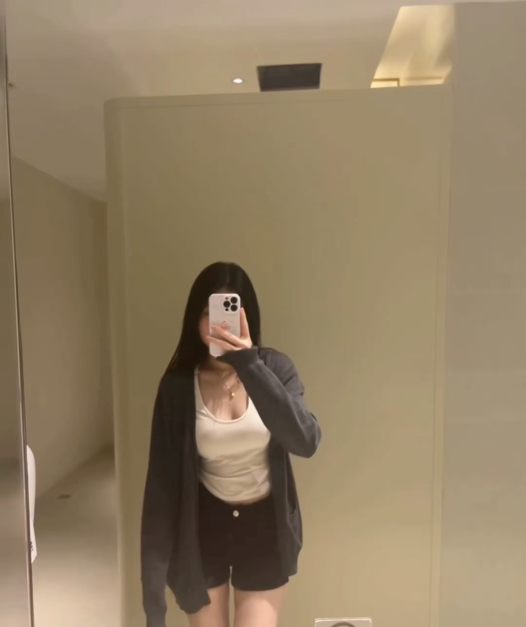 白嫩大奶橘子小姐姐