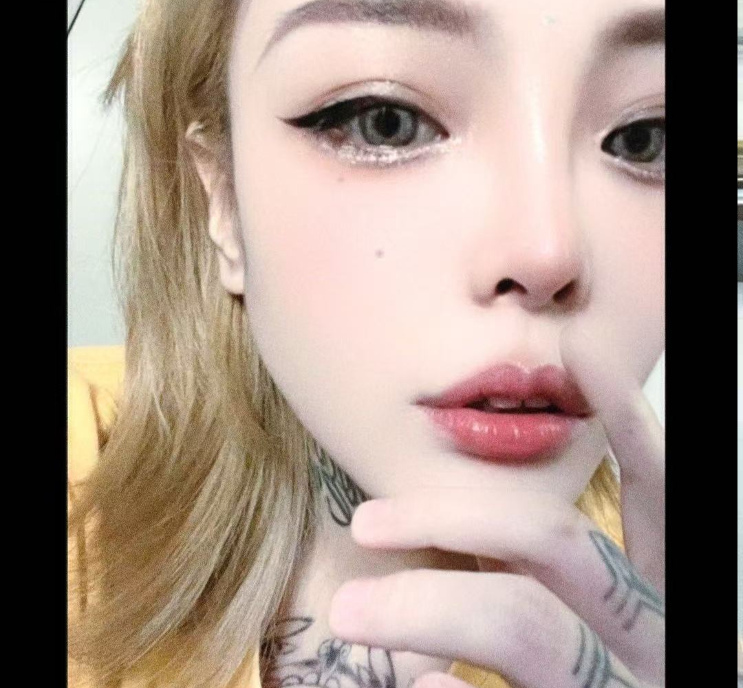 坂田短发纹身辣妹东东