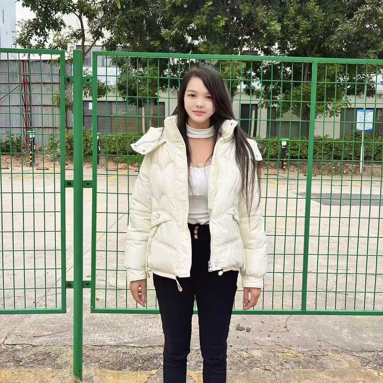 氛围感很好，热情妹子