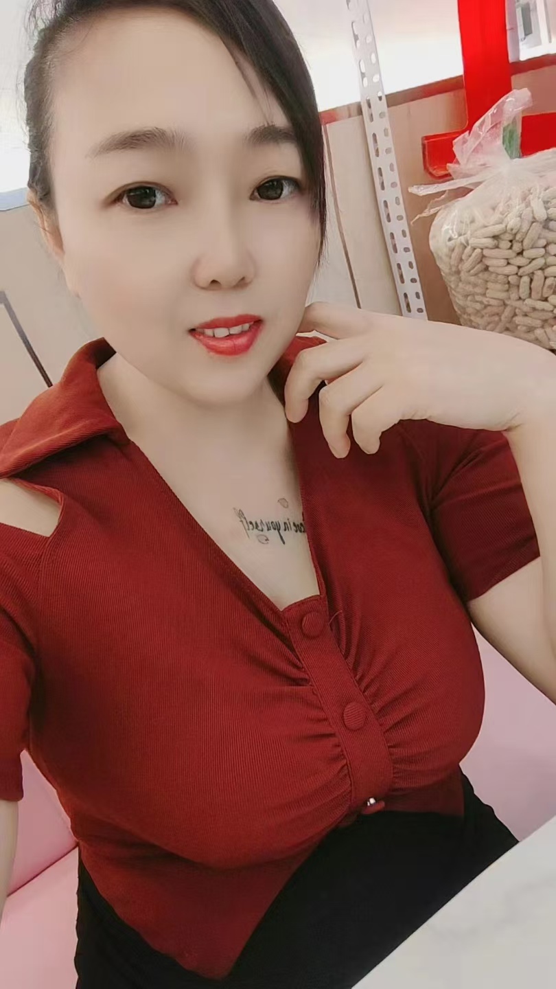 服务系肉弹少妇小丽