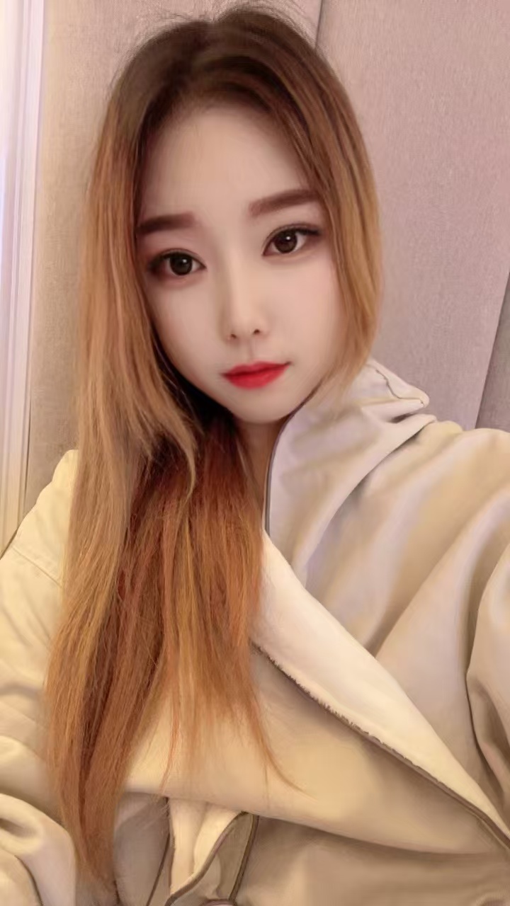 姿势配合，很有节奏感的妹子