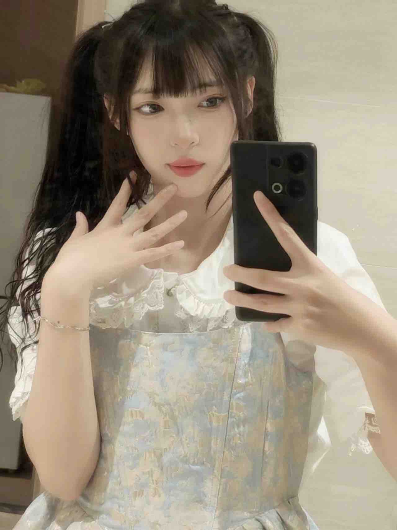 制服选手百变萝莉