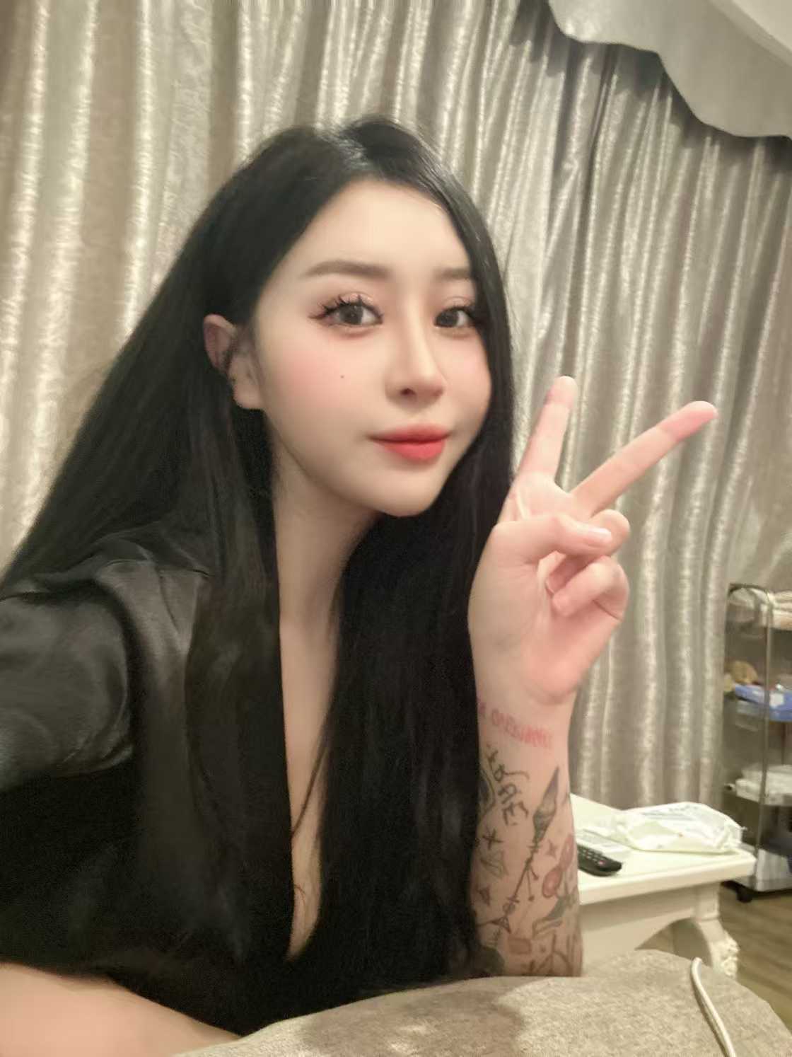 很惊艳的一个妹子，身材很棒