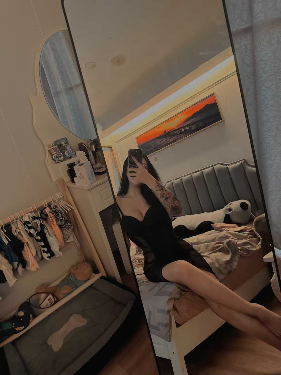 很惊艳的一个妹子，身材很棒