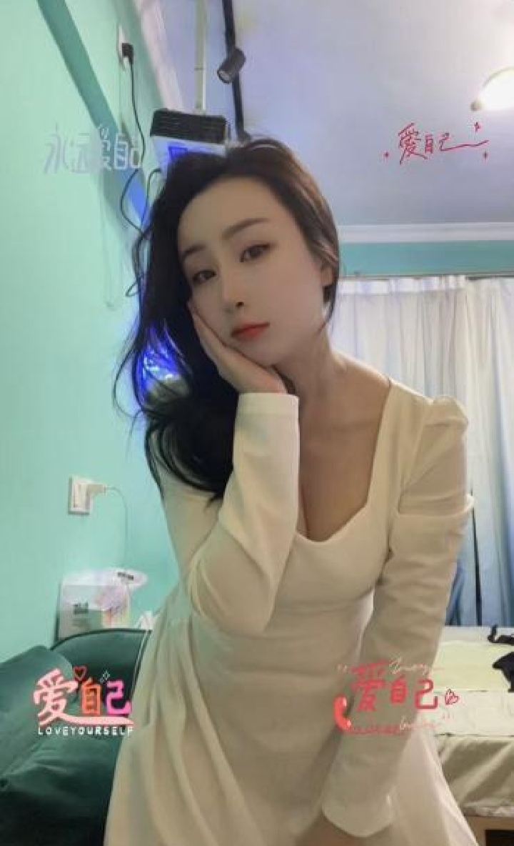 肤白大奶御姐枣枣