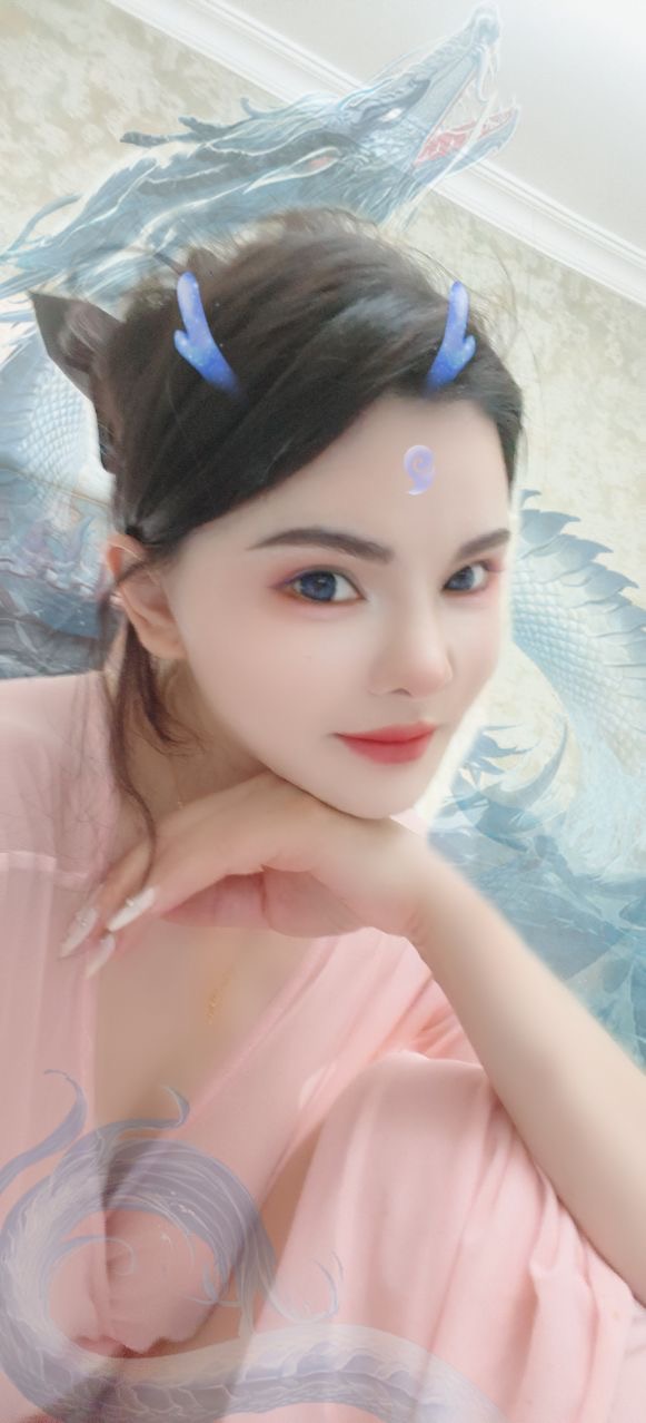 西丽气质大胸小姐姐