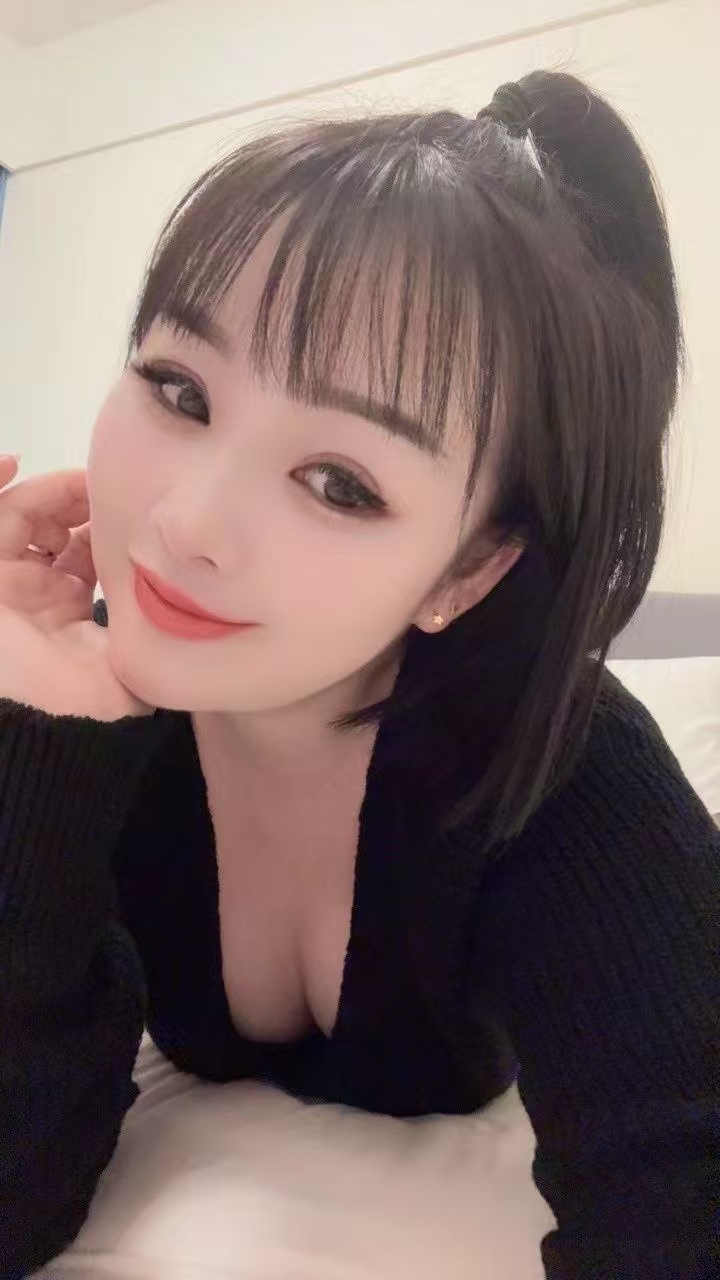 龙华热辣短发御姐梨子