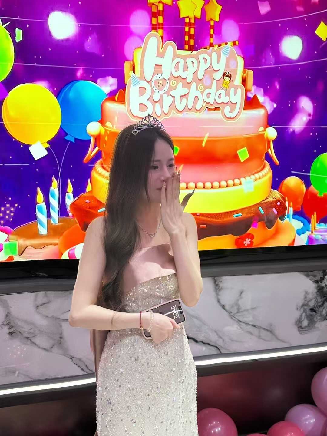 最美车灯，粉嫩光滑