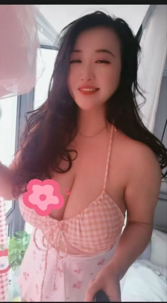 丰满潮喷小姐姐小敏