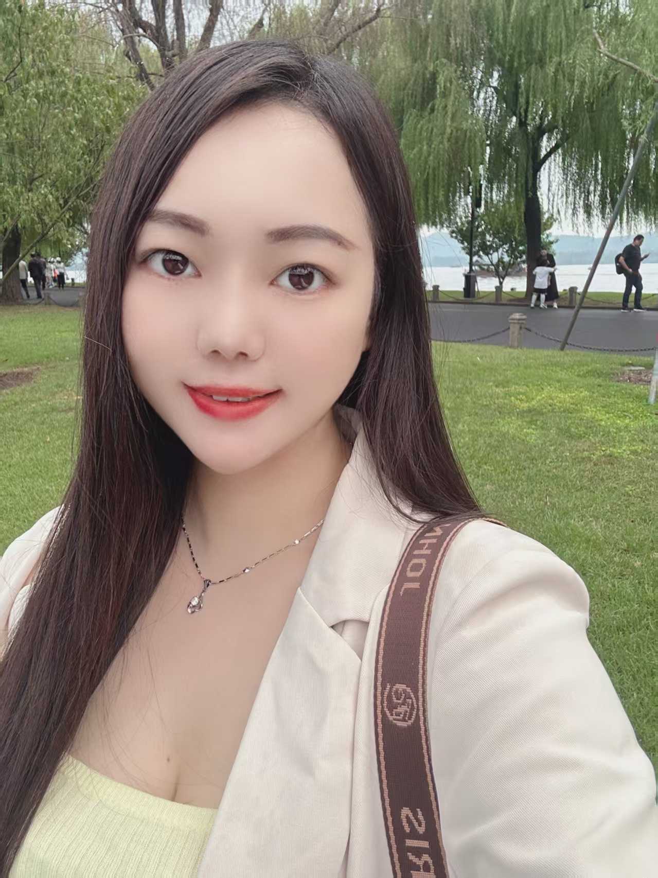 爆乳重庆辣妹小雪