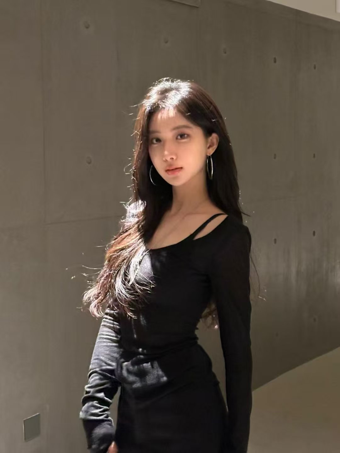 公益西气质甜妹米娜