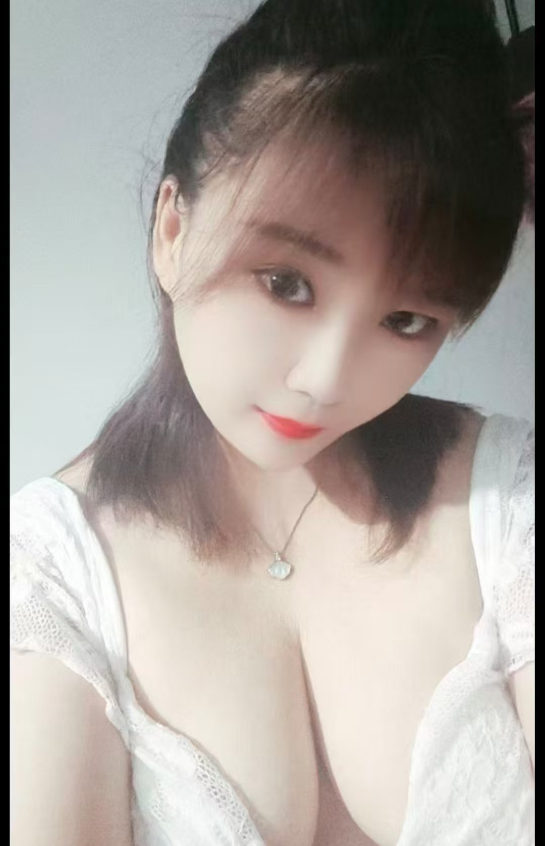 蛇口大白奶欲女素素