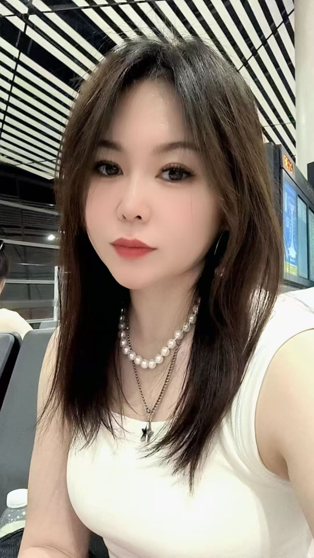 滨海丰乳御姐默默