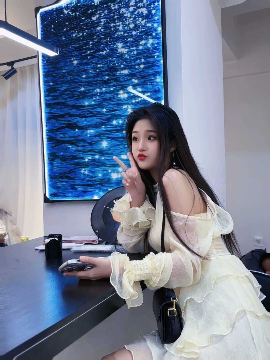 平台模特净高180cm可带尺量