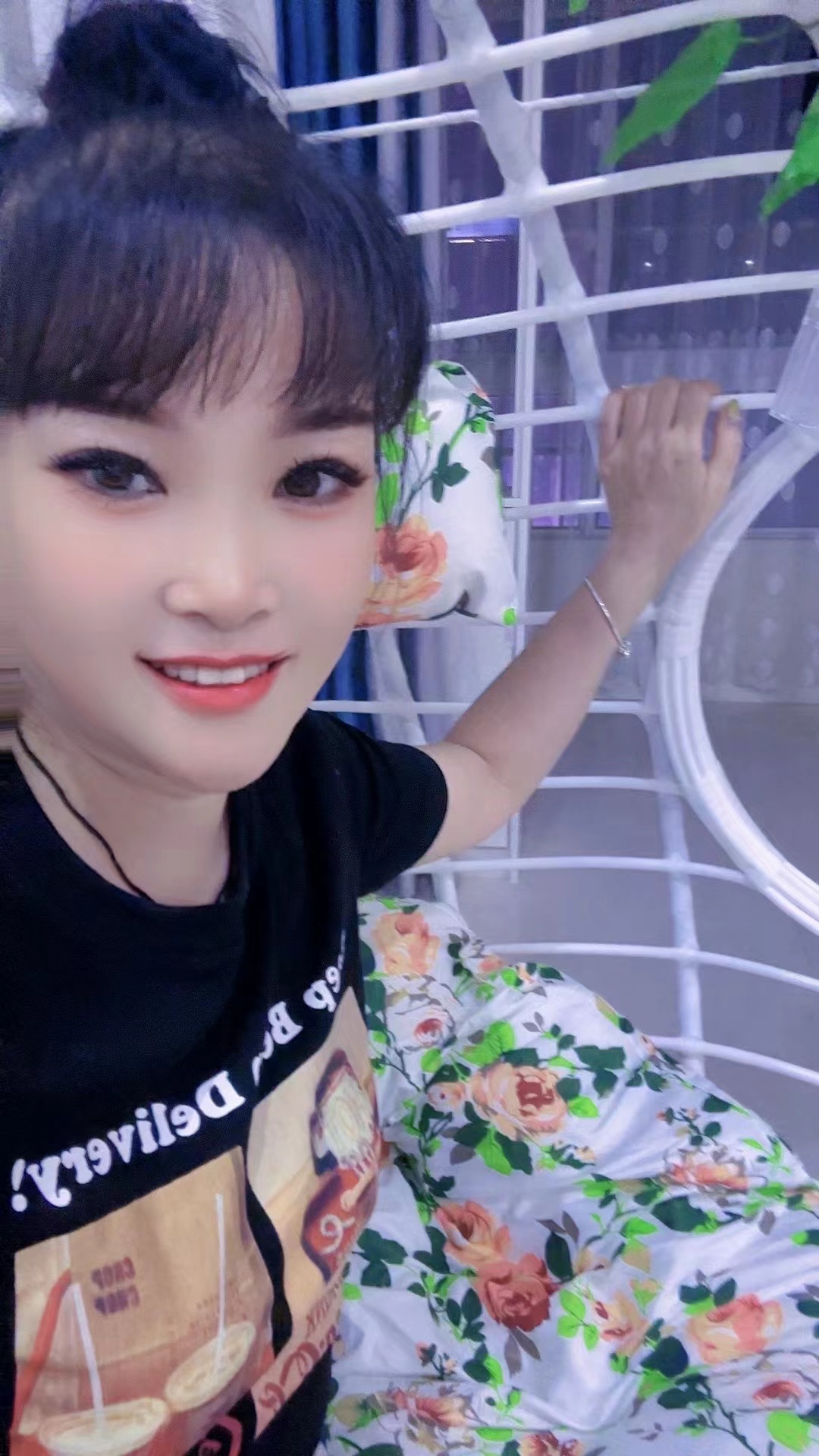 城管白嫩丰满小柔老师