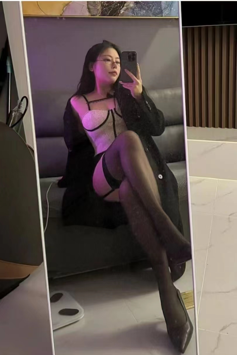 情趣眼镜尤物小菲菲