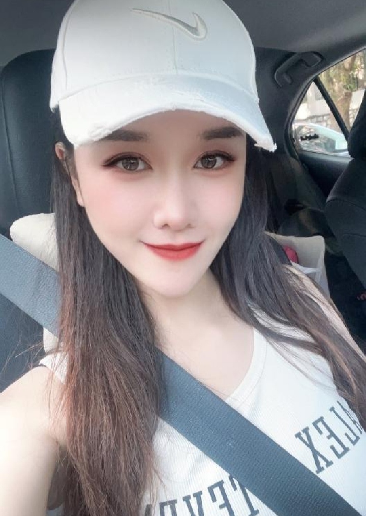 大石坝白嫩热辣美妞