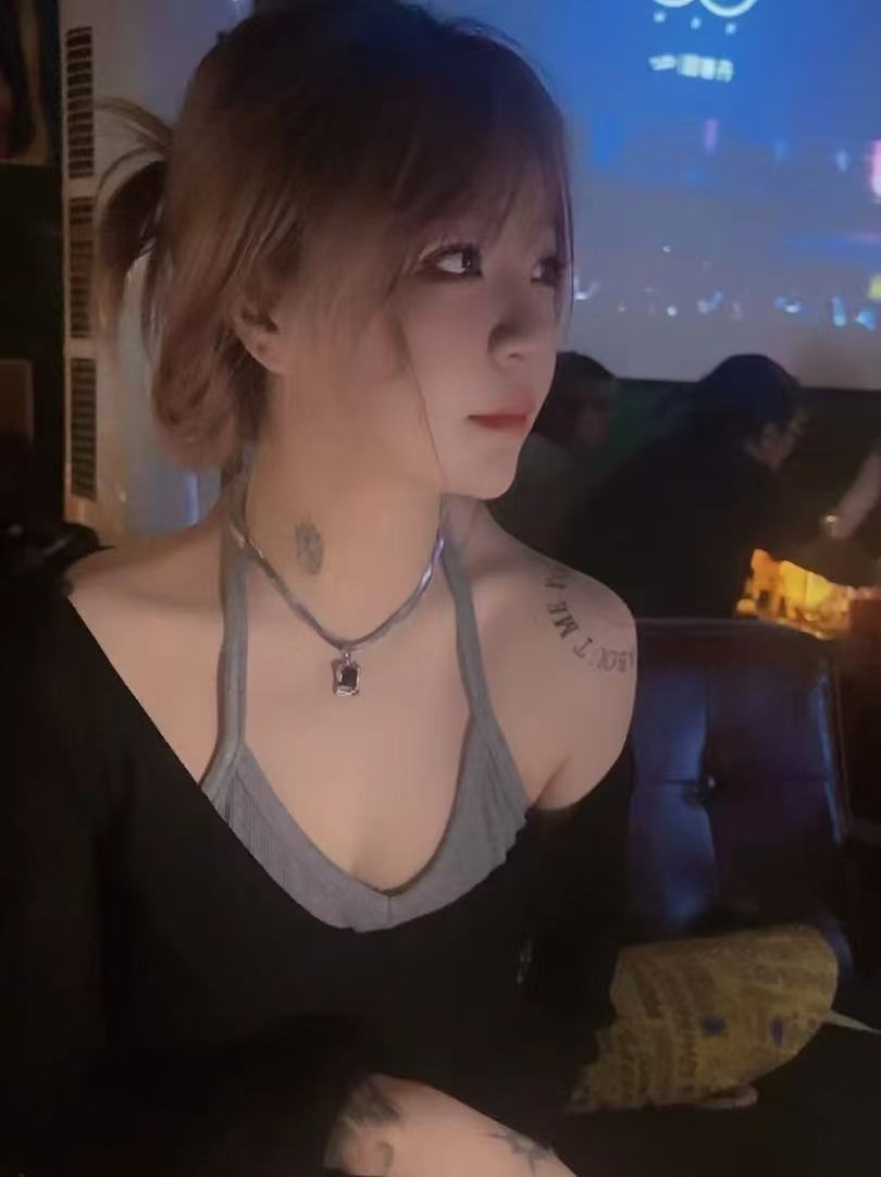 长安大胸嫩妹小雨