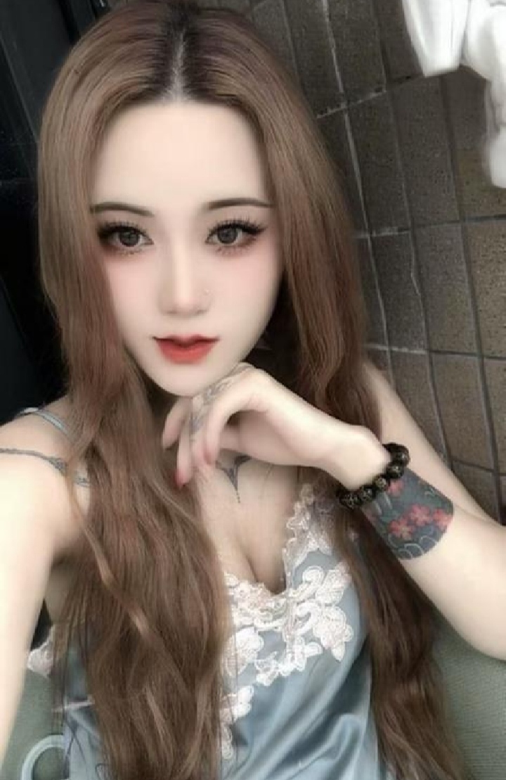 银泰肉感小嫩妹虾米