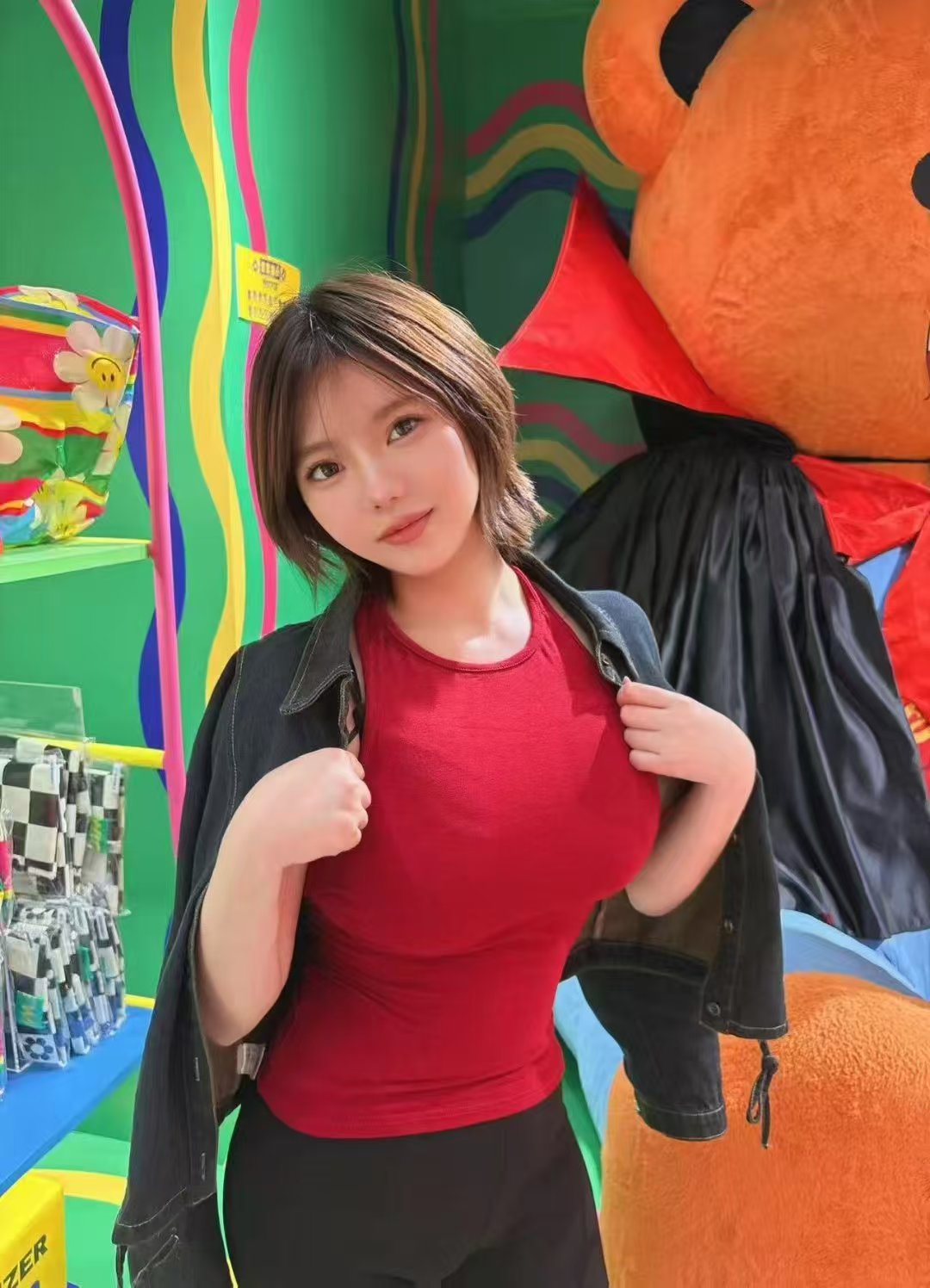 情趣大胸短发御姐樱桃