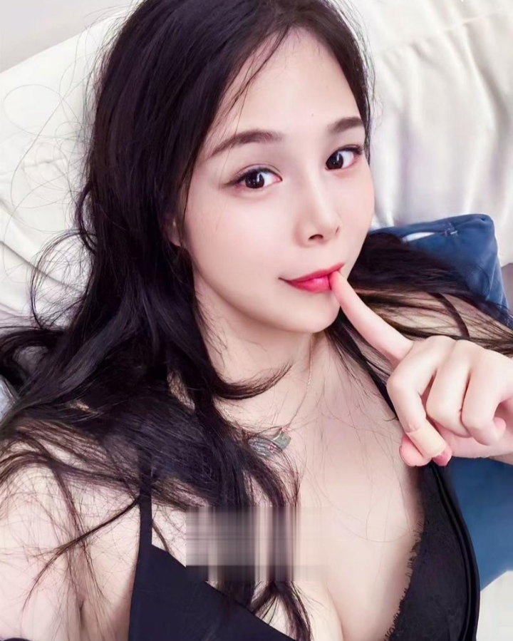 罗湖大长腿炮架子