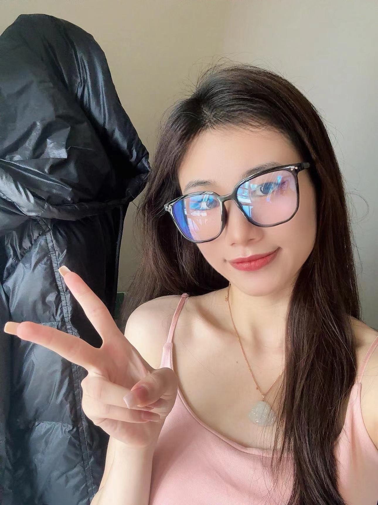 美丽动人，简单大方