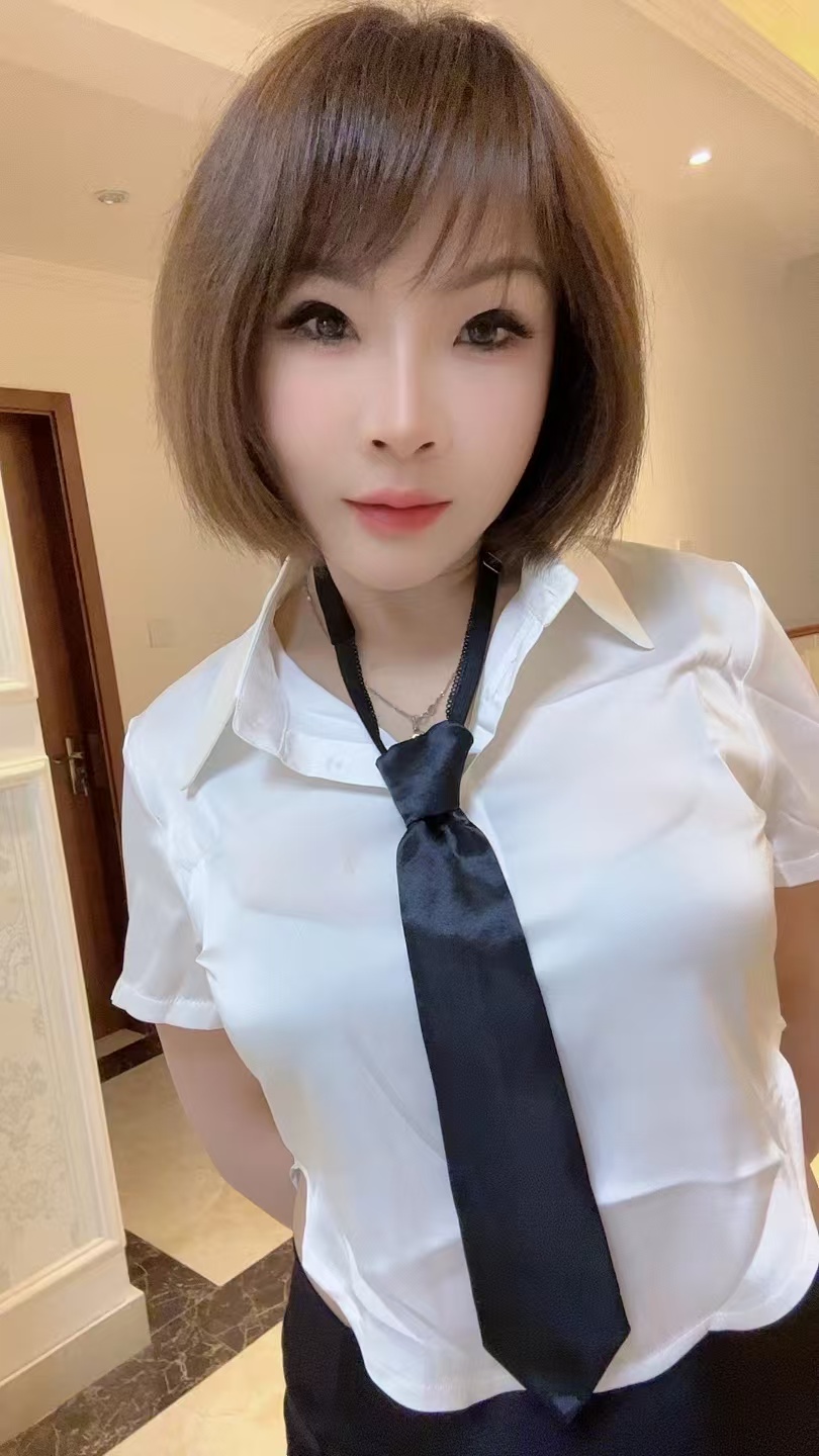 情趣短发御姐莉丫头