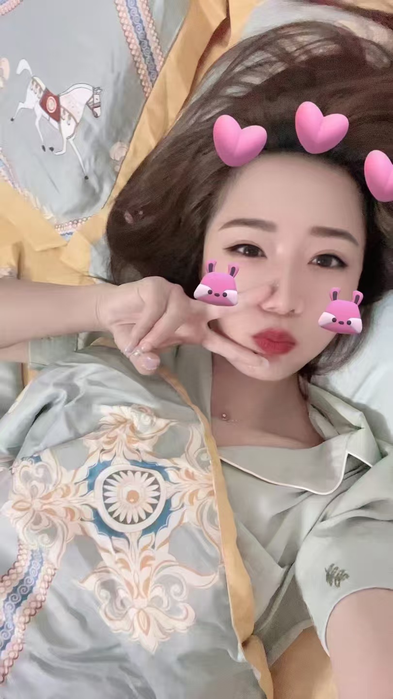 性感大奶辣妹心凌